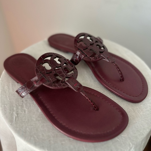 TORY BURCH CROCODILE EMBOSSED THONG SANDALS NEW RED SIZE 8.5 - Picture 10 of 10